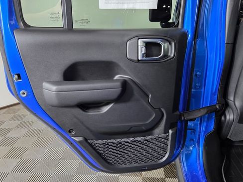 Used 2024 Jeep Gladiator Mojave w/ Technology Group image 27