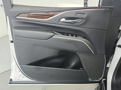Certified 2022 Cadillac Escalade Premium Luxury AWD/4WD image 16