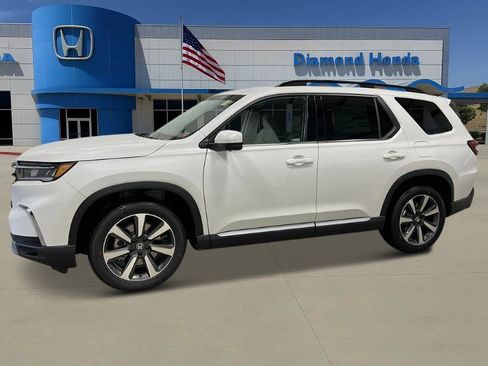 New 2025 Honda Pilot Elite image 2
