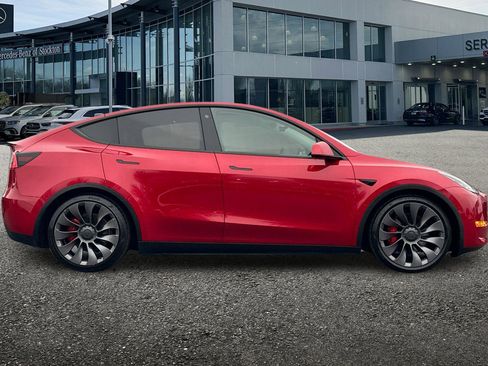 Used 2021 Tesla Model Y Performance image 3