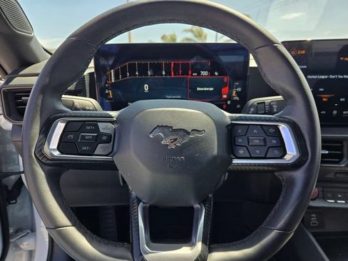 Used 2025 Ford Mustang Coupe RWD image 15