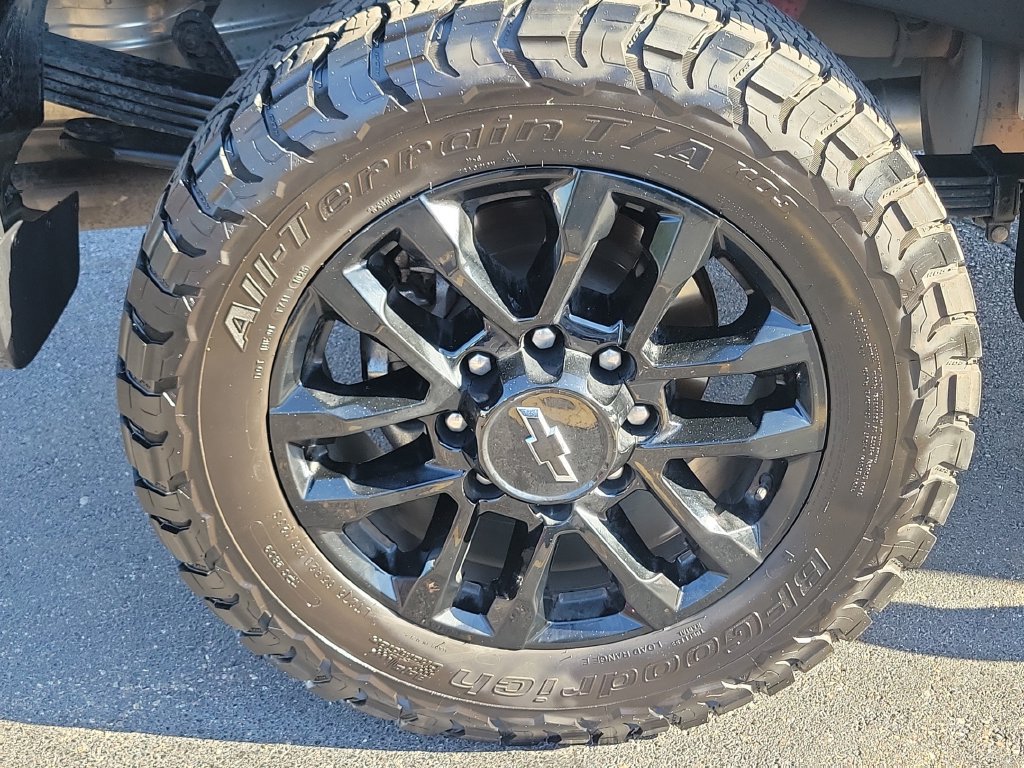 Used 2025 Chevrolet Silverado 2500 LT w/ Trail Boss Package AWD/4WD image 8