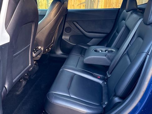 Used 2022 Tesla Model Y Long Range image 30