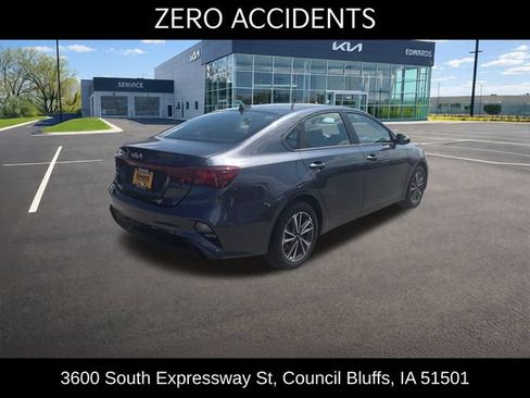 Used 2024 Kia Forte LXS FWD image 6
