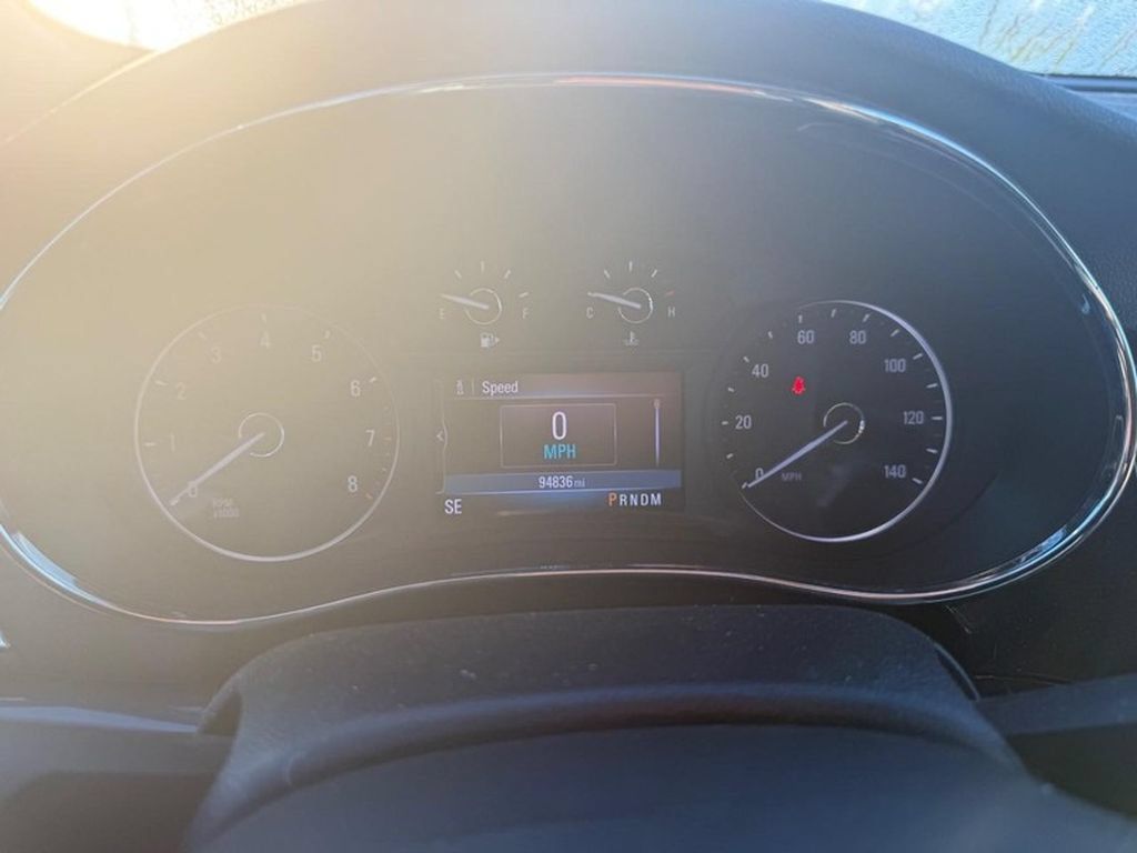 Used 2020 Buick Encore Preferred FWD image 19
