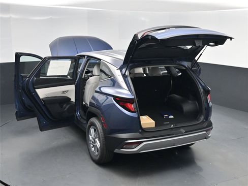 New 2026 Hyundai Tucson SE image 25