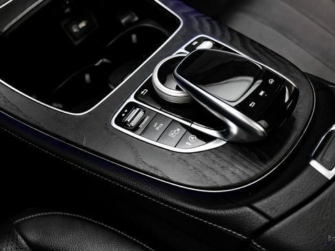 Used 2020 Mercedes-Benz E 350 4MATIC Sedan w/ Parking Assistance Package image 51