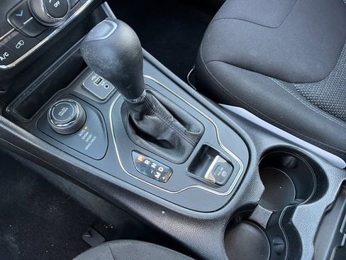 Used 2021 Jeep Cherokee Latitude image 20