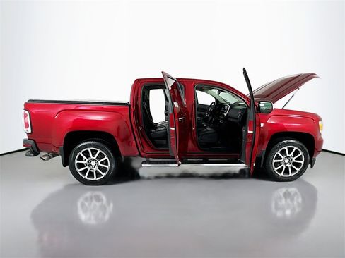 Used 2017 GMC Canyon Denali image 28