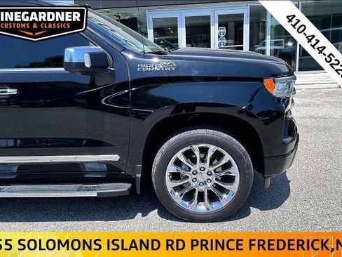 Used 2023 Chevrolet Silverado 1500 High Country w/ High Country Premium Package AWD/4WD image 5