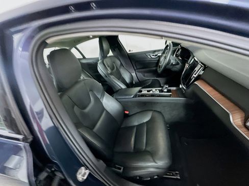 Used 2024 Volvo S60 B5 Plus image 31