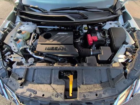 Used 2023 Nissan Rogue S image 28