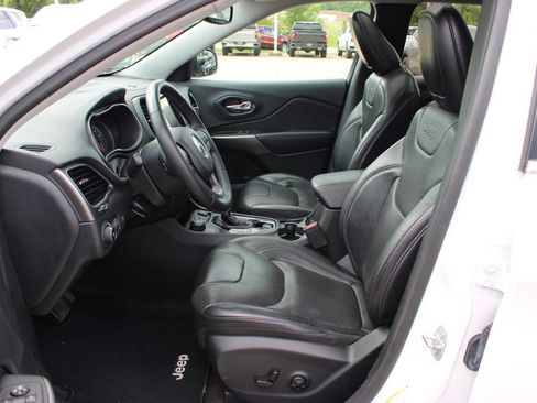 Used 2019 Jeep Cherokee Limited w/ Luxury Group AWD/4WD image 12