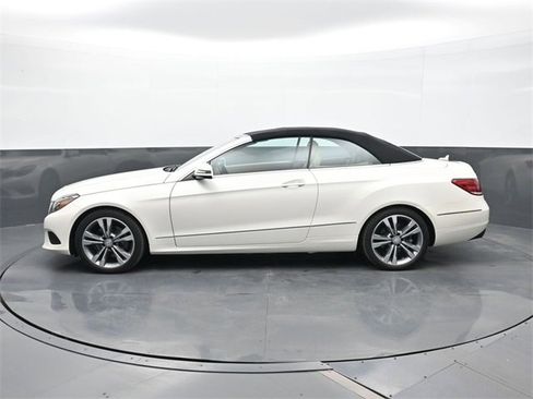 Used 2017 Mercedes-Benz E 400 Cabriolet image 2