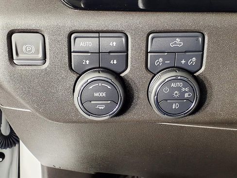 Used 2024 Chevrolet Silverado 1500 RST w/ Z71 Off-Road Package image 9