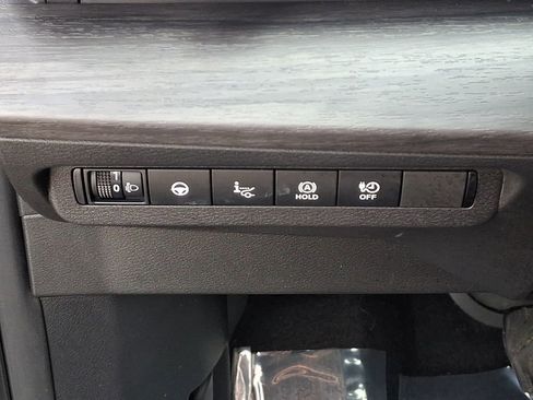 Used 2023 Nissan Ariya FWD image 24