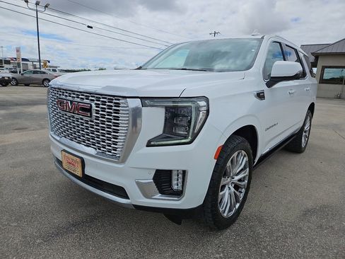 Used 2022 GMC Yukon Denali image 1