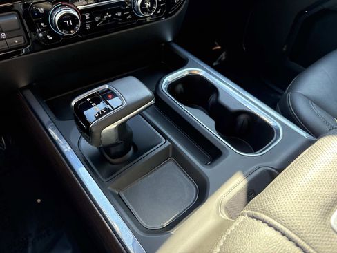 Used 2022 GMC Sierra 1500 SLT w/ SLT Premium Package image 26