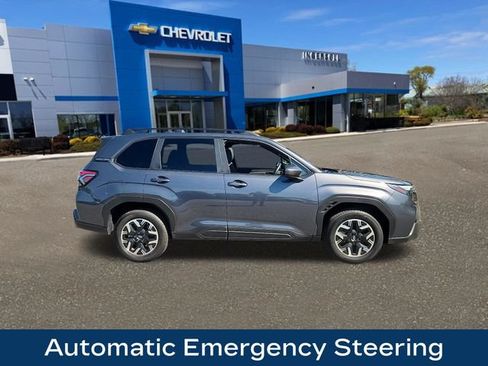 Used 2025 Subaru Forester Premium AWD/4WD image 8