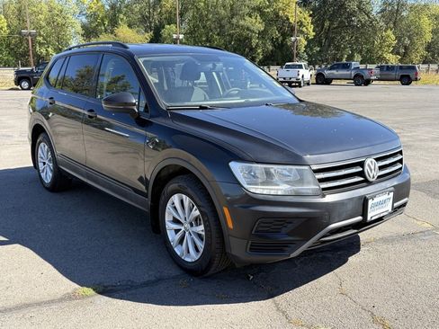 Used 2020 Volkswagen Tiguan S image 9