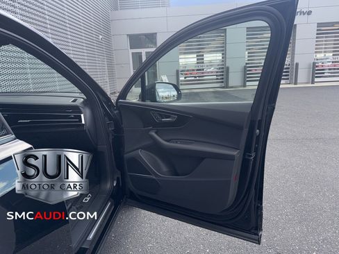 Certified 2025 Audi Q7 2.0T Premium w/ Convenience Plus Package image 9