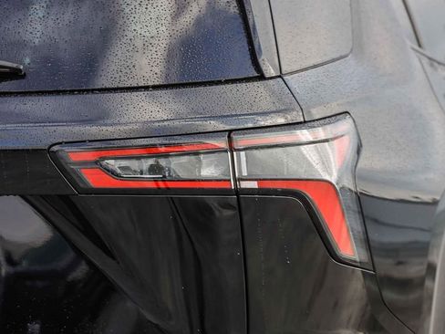 Used 2025 Chevrolet Equinox ACTIV w/ Safety and Technology Package FWD image 10