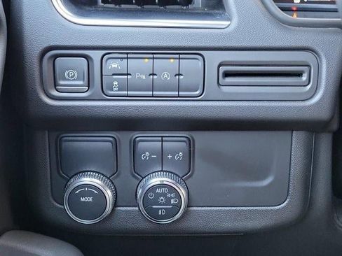 Used 2023 GMC Yukon SLE image 26