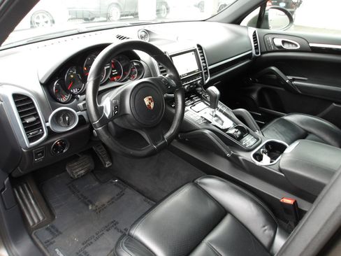 Used 2013 Porsche Cayenne image 9
