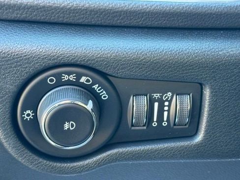 New 2026 Chrysler Pacifica Limited w/ S Appearance Package AWD/4WD image 13