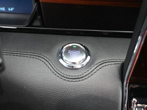 Used 2022 Lincoln Navigator Reserve AWD/4WD image 25