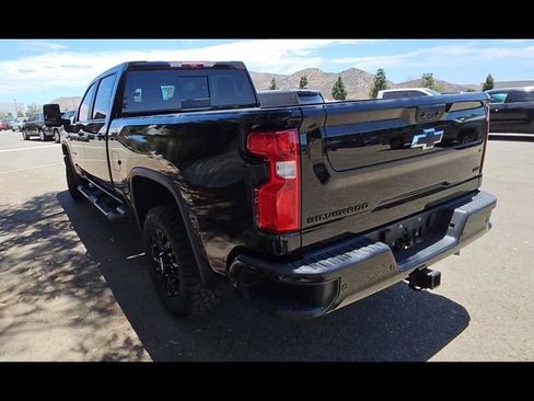 Used 2022 Chevrolet Silverado 2500 LTZ w/ LTZ Plus Package AWD/4WD image 5