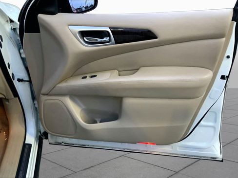 Used 2014 Nissan Pathfinder SL w/ SL Premium Package FWD image 22