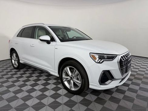 Used 2023 Audi Q3 2.0T Premium w/ Convenience Package AWD/4WD image 1