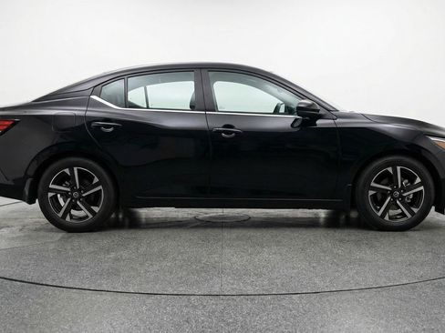 Used 2025 Nissan Sentra SV image 11