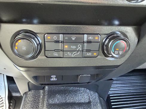 Used 2021 Ford F250 XL w/ Power Equipment Group AWD/4WD image 35
