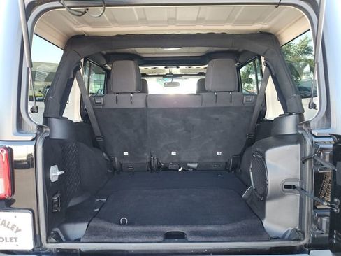 Used 2013 Jeep Wrangler Unlimited Sahara image 18