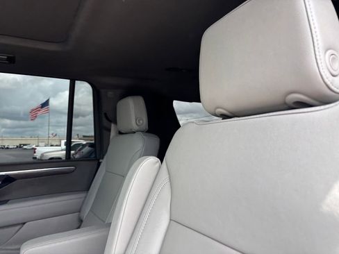 Used 2025 Chevrolet Suburban Z71 w/ Z71 Off-Road Package image 24