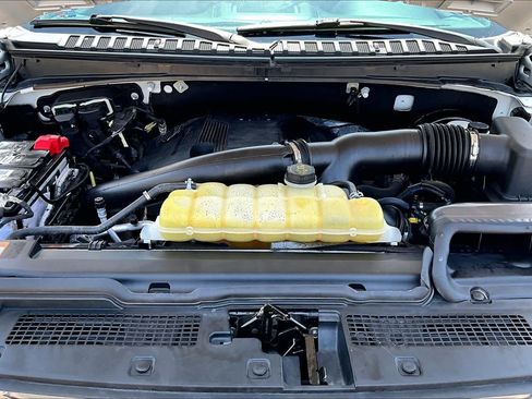 Used 2019 Ford Expedition XLT RWD image 32
