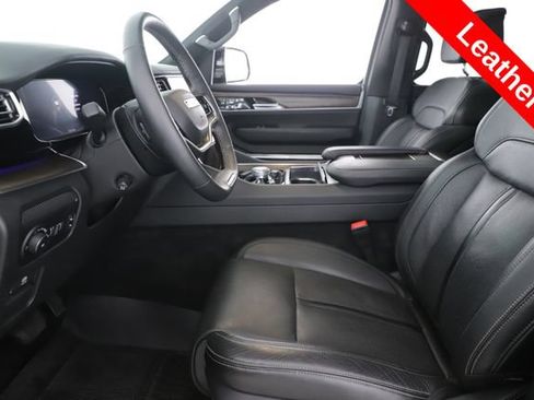 Used 2025 Jeep Grand Wagoneer 4WD image 17