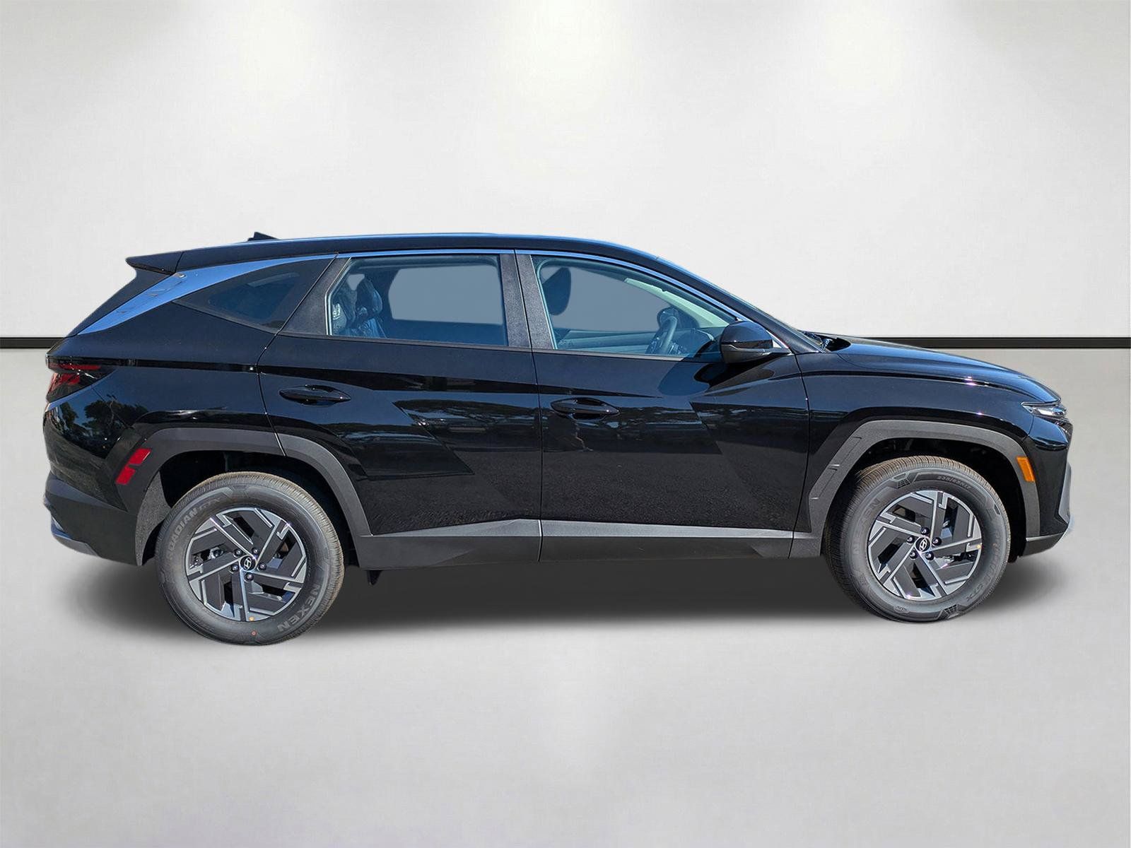 New 2026 Hyundai Tucson Blue SE AWD/4WD image 4
