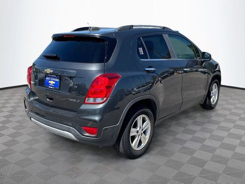 Used 2018 Chevrolet Trax LT w/ LT Convenience Package image 5