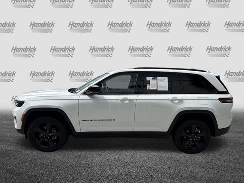 Used 2024 Jeep Grand Cherokee Altitude AWD/4WD image 6