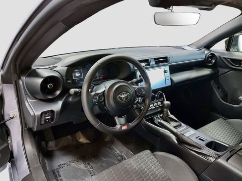 Used 2026 Toyota GR86 w/ ALL Weather Mat Package (TMS) RWD image 9