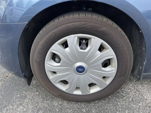Used 2023 Ford Transit Connect XLT FWD image 2