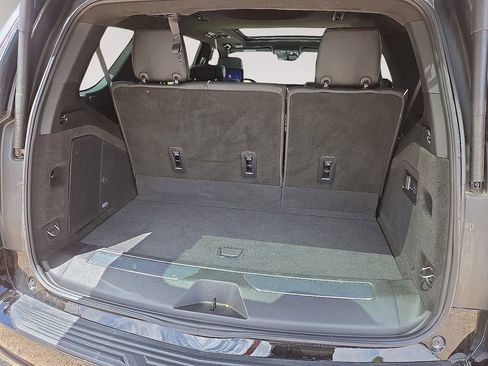 Used 2025 Cadillac Escalade Sport Platinum RWD image 17