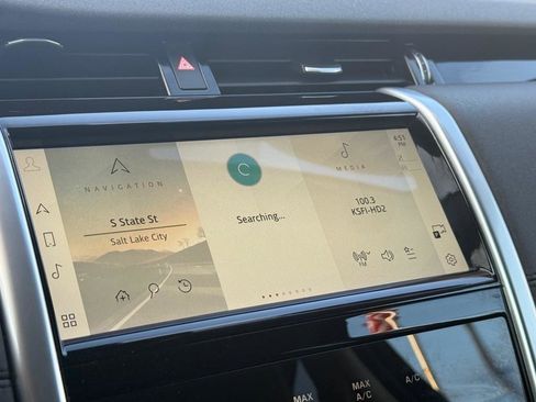 Used 2022 Land Rover Discovery Sport S image 32