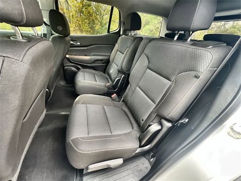 Certified 2023 GMC Acadia SLE w/ Driver Convenience Package image 24