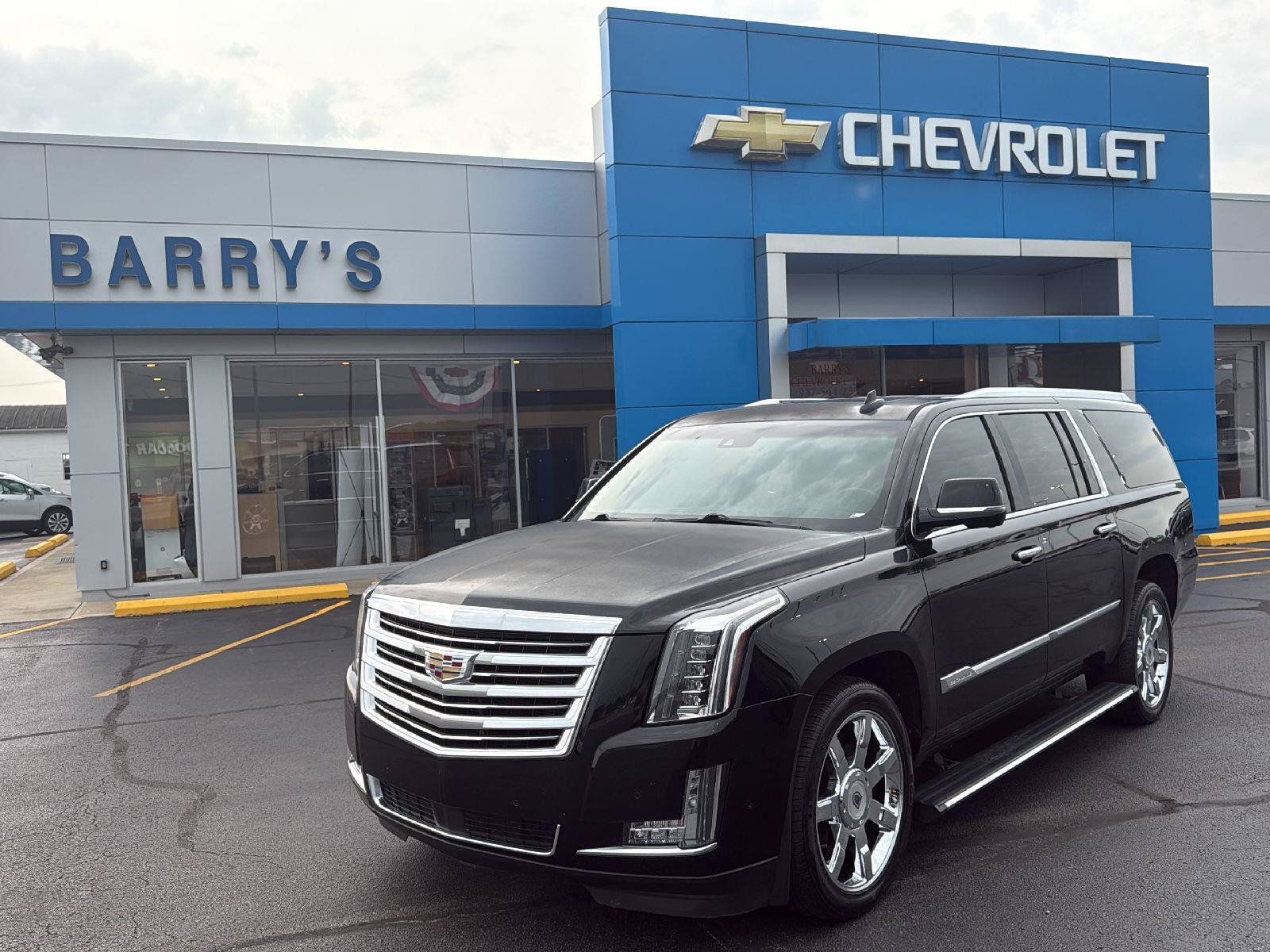Used 2017 Cadillac Escalade ESV Platinum AWD/4WD image 1