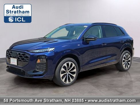 New 2026 Audi Q3 quattro 2.0T AWD/4WD image 1