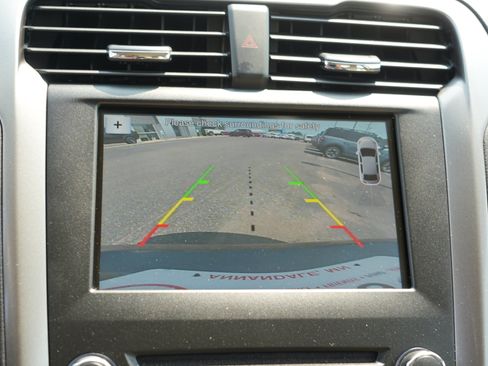 Used 2018 Ford Fusion SE w/ Fusion SE Technology Package FWD image 33